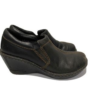 BORN Black leather Nursing Clog 2.5" H Shoe mule